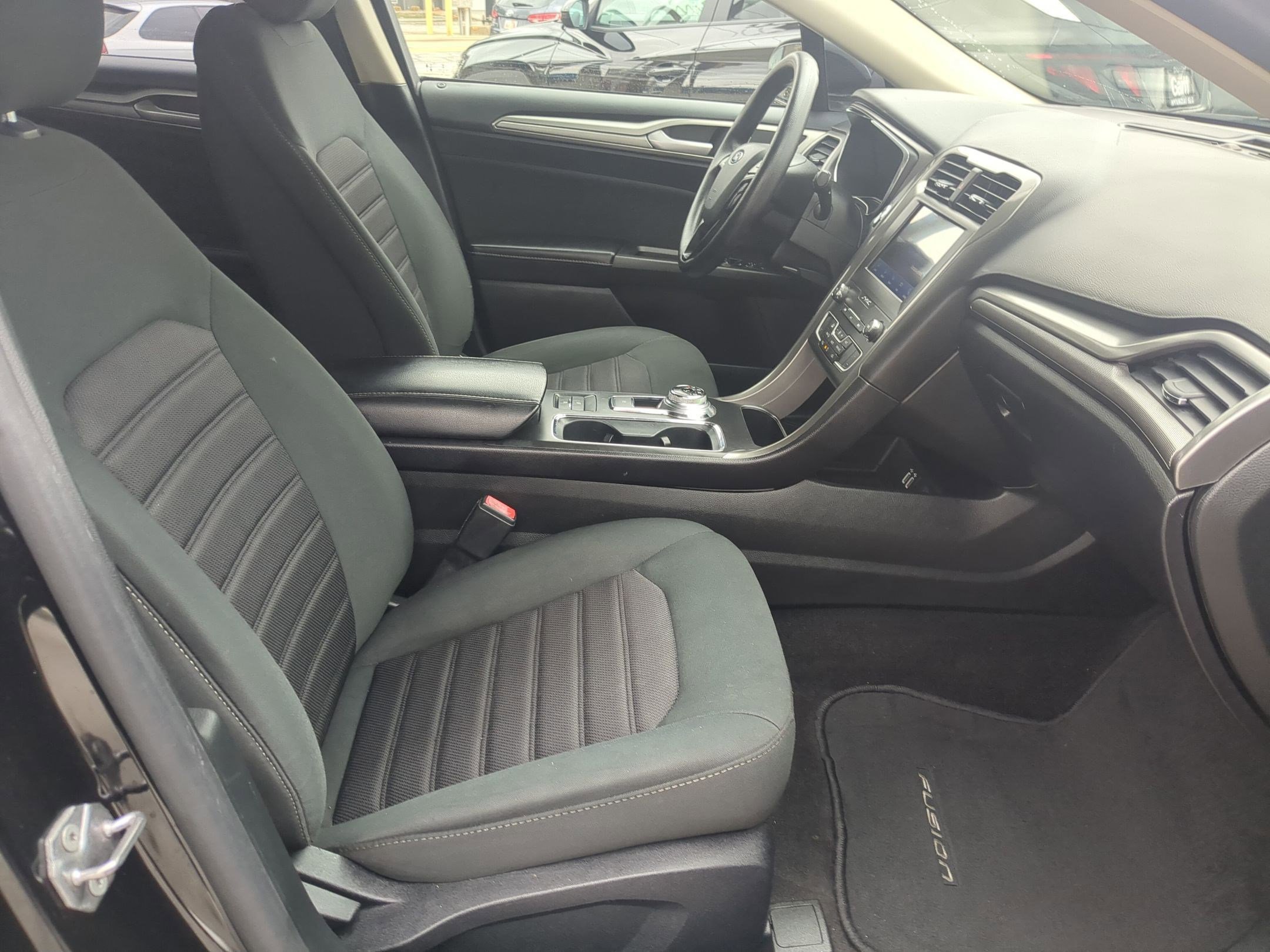 2020 Ford Fusion SE - Photo 30