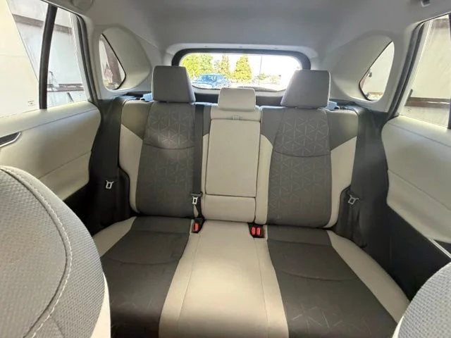 Used 2022  Toyota XLE image 38