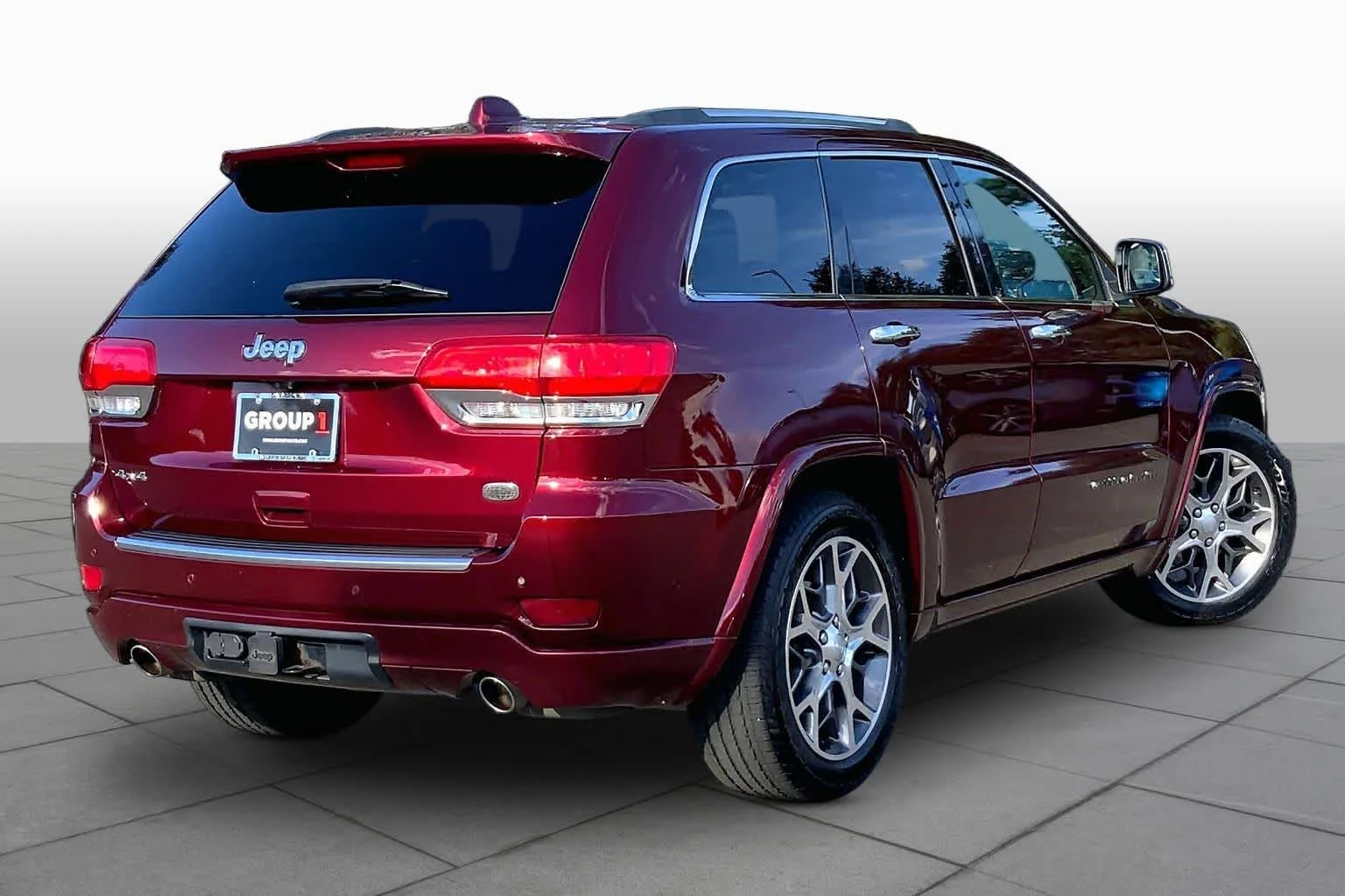 Used 2020 Velvet Red Pearlcoat Jeep Overland image 13
