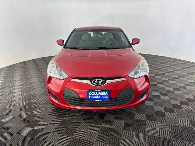 Used 2014 Red Hyundai Base image 2