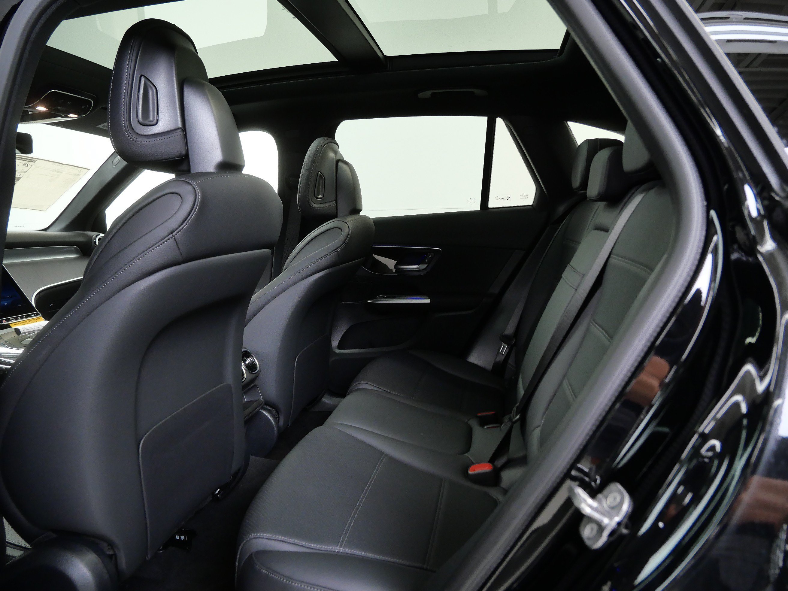 New 2026 Black Mercedes-Benz GLC 300 image 8