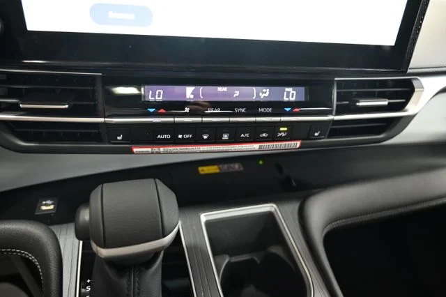 2026 Toyota Sienna XLE - Photo 18
