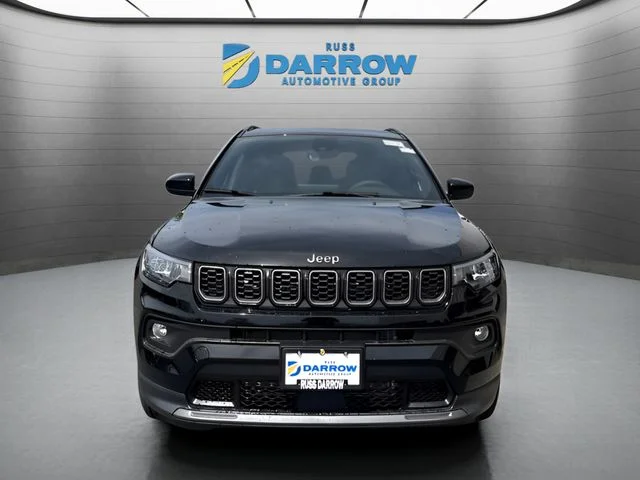 New 2026 Diamond Black Crystal Pearl-Coat Exterior Paint Jeep Latitude image 9
