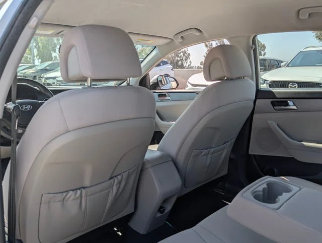 Used 2017 Silver Hyundai Base image 17