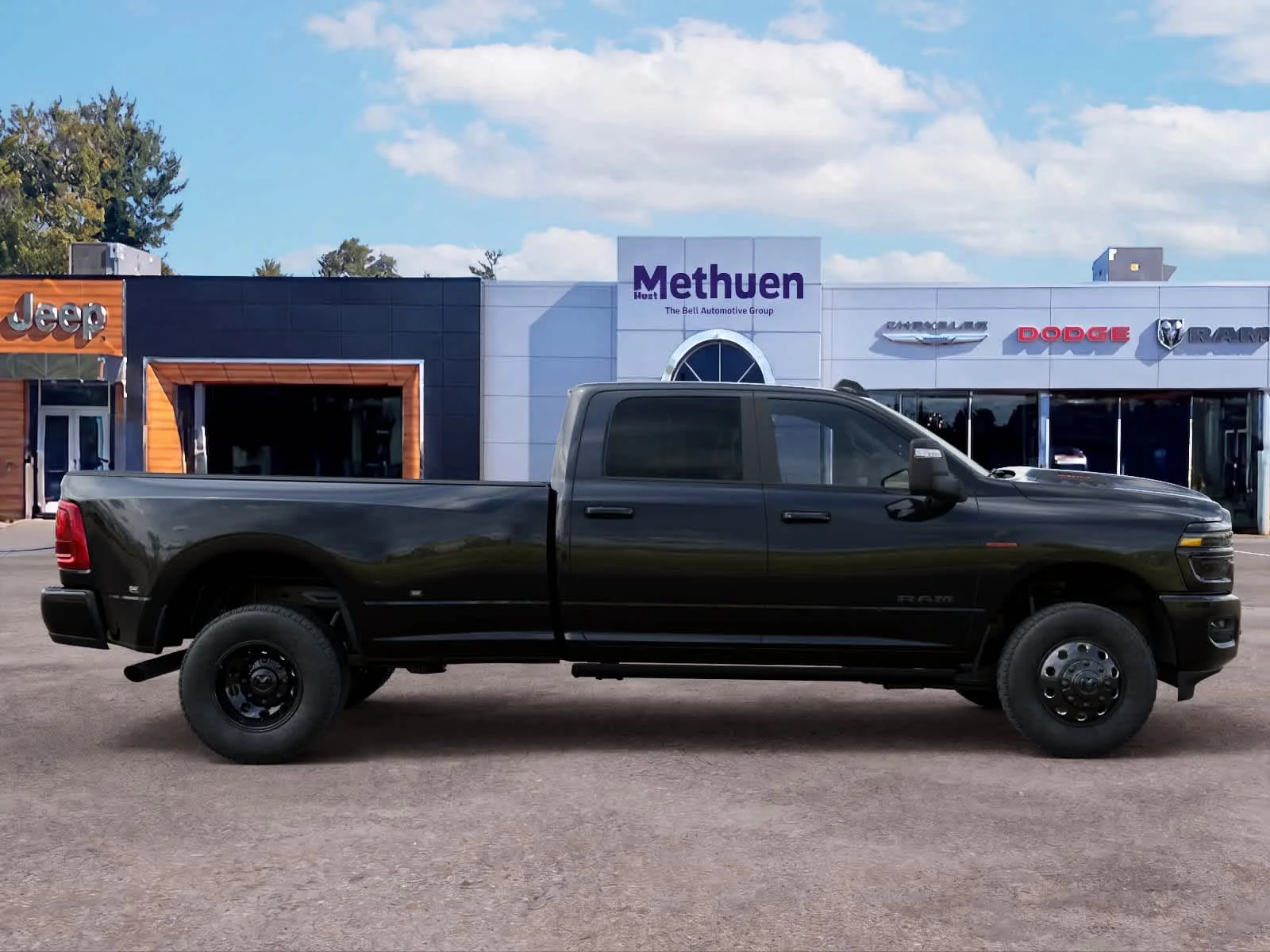 New 2027 Diamond Black Crystal Pearl-Coat Exterior Paint RAM Laramie image 21