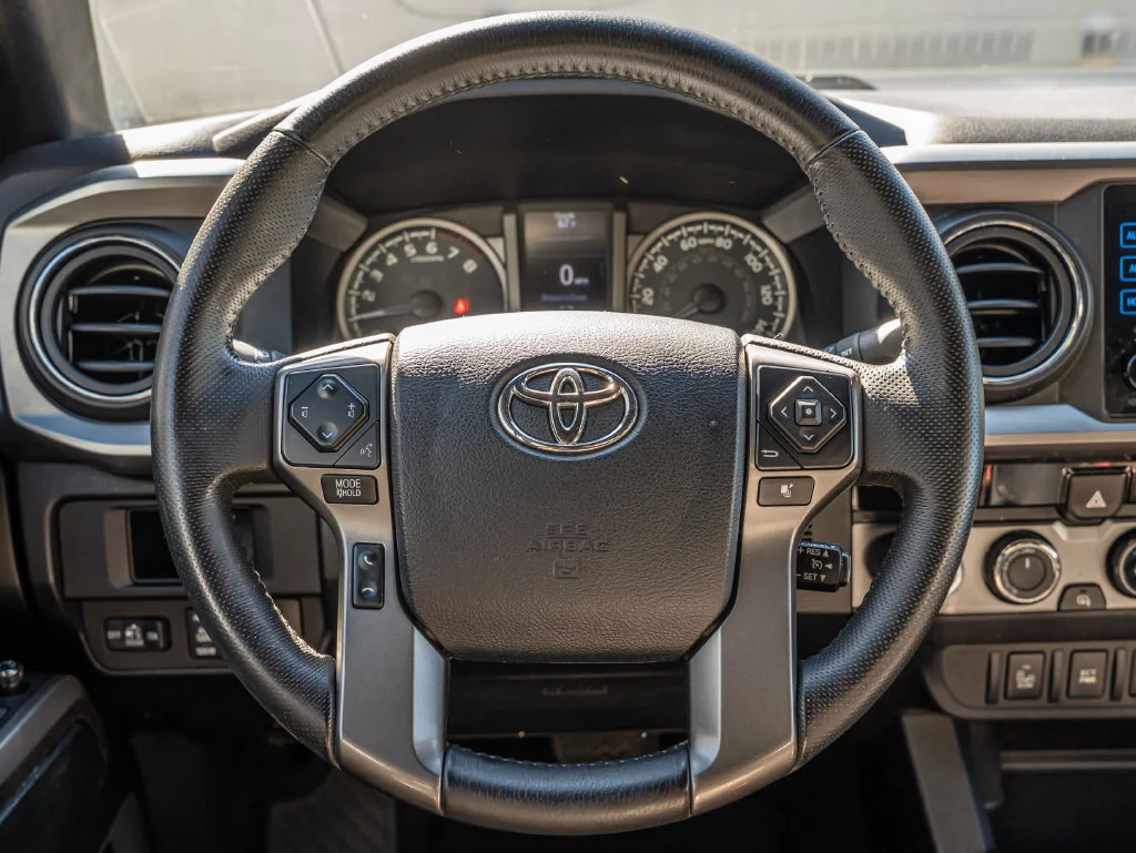 Used 2016 Magnetic Gray Metallic Toyota Limited image 40