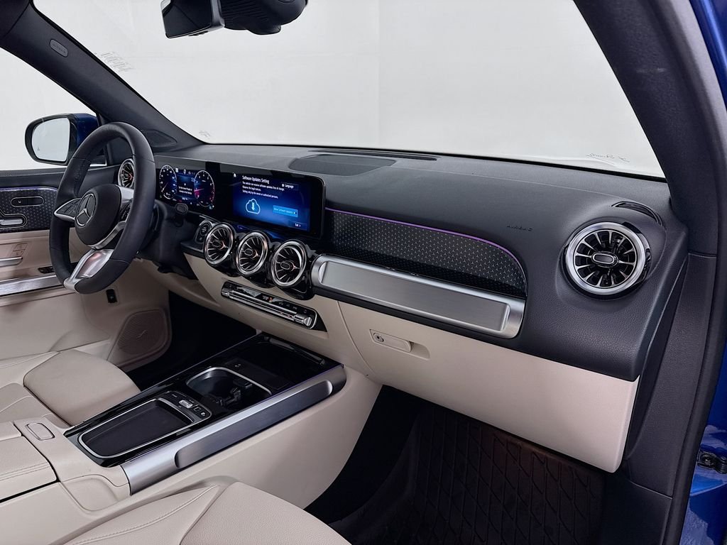 Used 2025 Blue Mercedes-Benz GLB 250 image 25