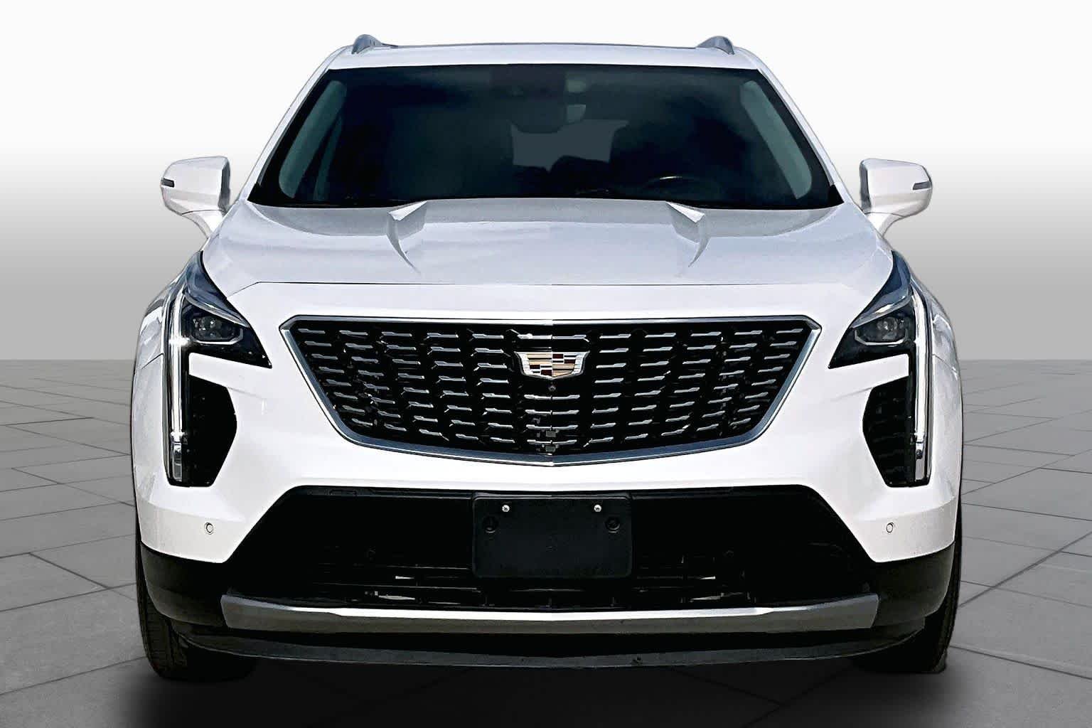 Used 2019 Crystal White Tricoat Cadillac FWD Premium Luxury image 3