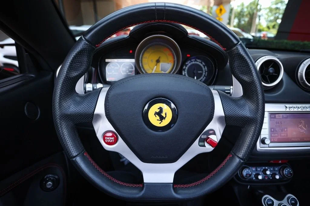 Used 2011 Nero Daytona Ferrari Base image 30