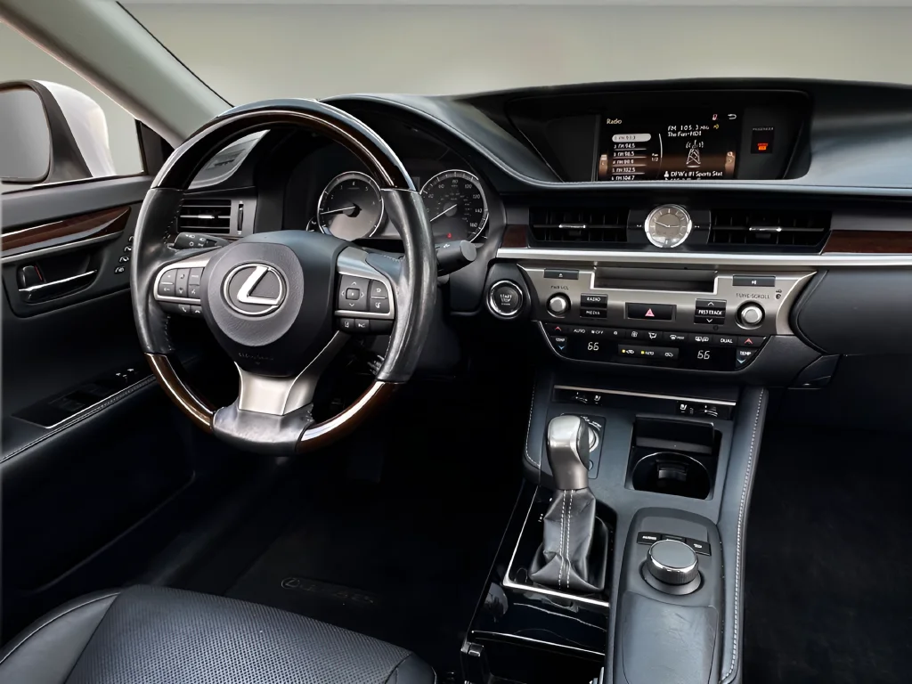 Used 2017 White Lexus 350 image 6