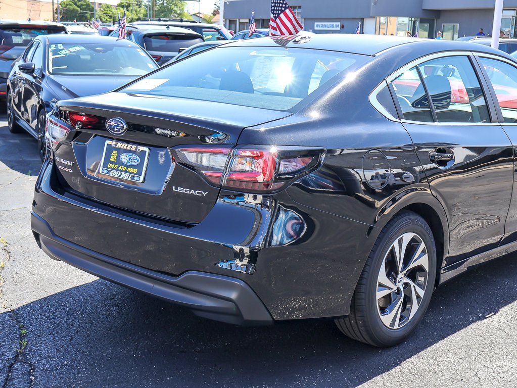 Used 2022 Crystal Black Silica Subaru Base image 6