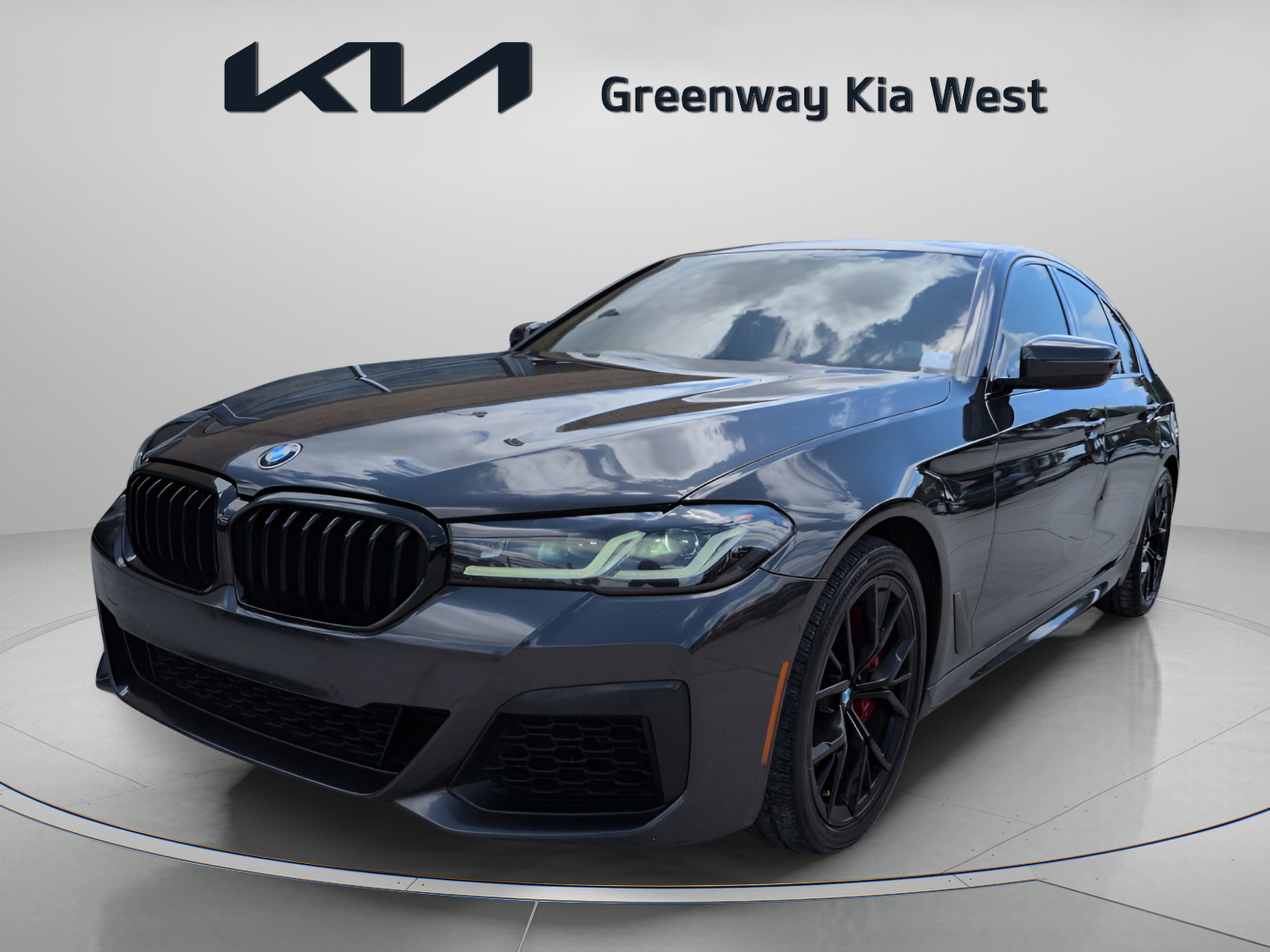 Used 2021 Dark Graphite Metallic BMW 540i image 3