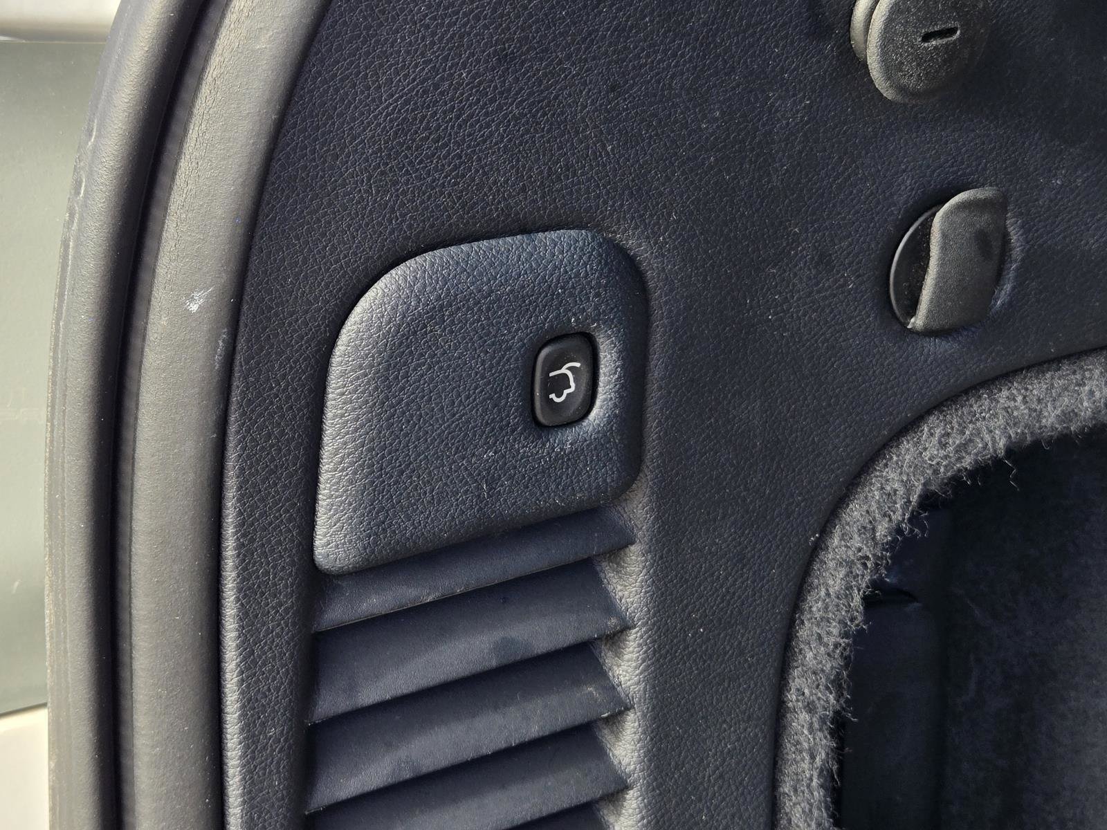 Used 2017 Ivory 3-Coat Jeep Overland image 13