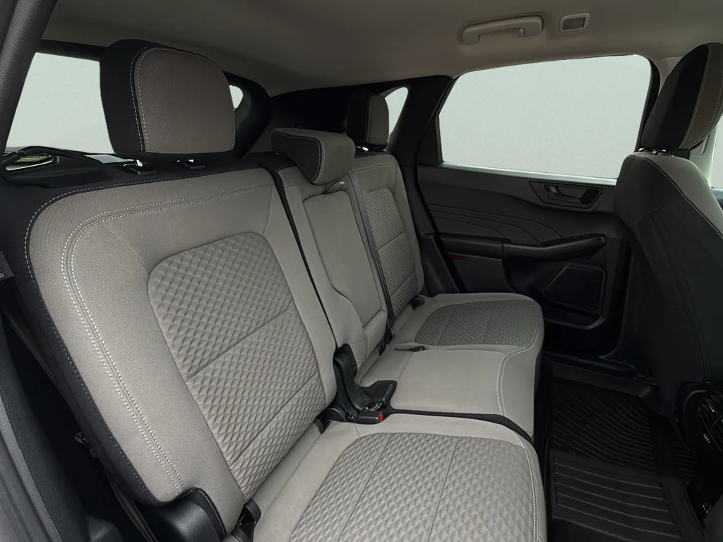 Used 2022 Silver Metallic Ford SE image 23