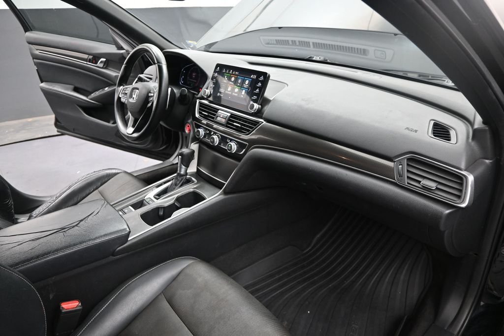 Used 2018  Honda Sport image 26