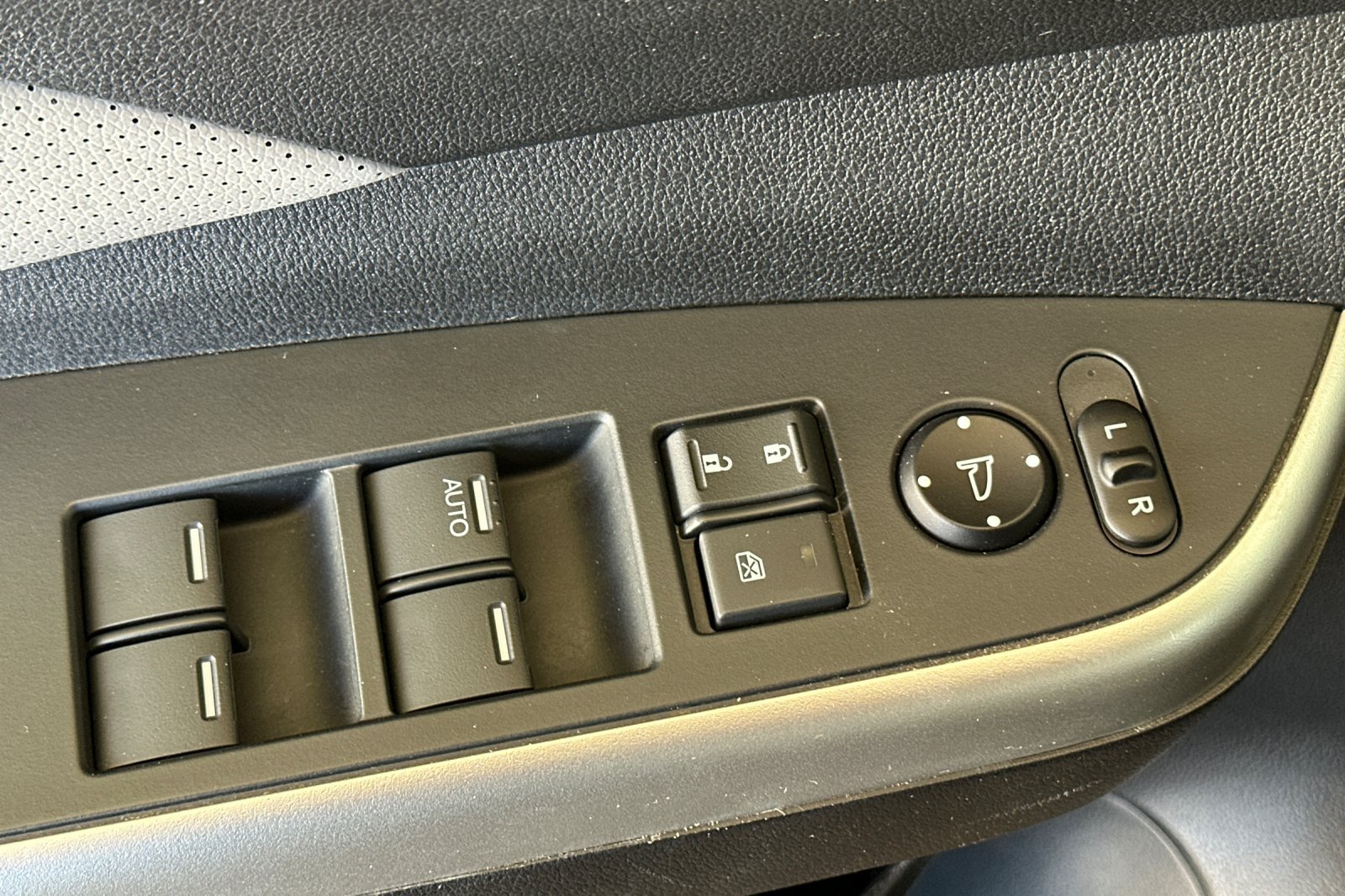 Used 2016 Green Honda EX-L image 11