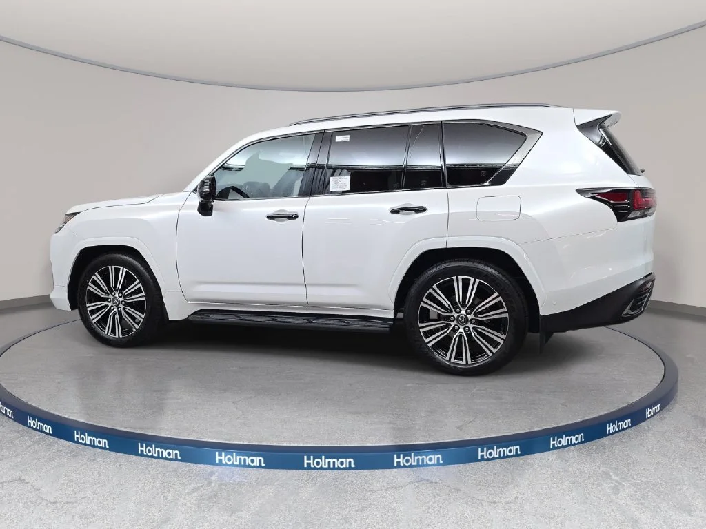 New 2026 Eminent White Pearl Lexus 700h Luxury image 7