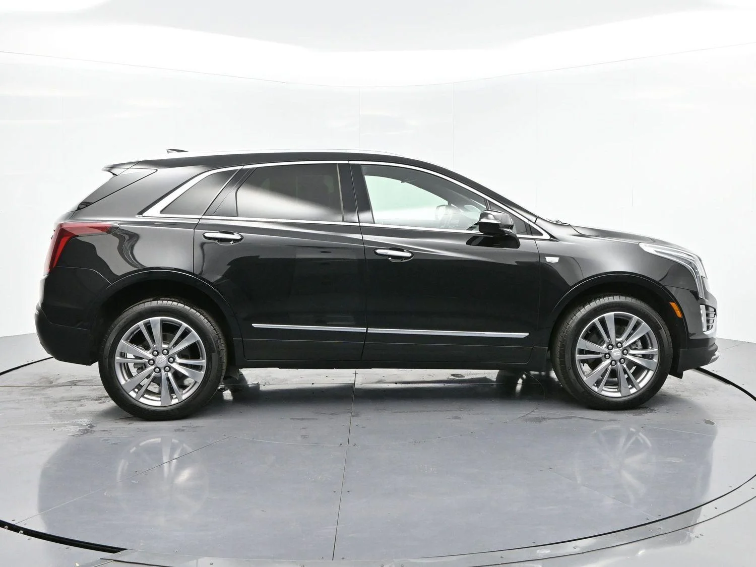 Used 2025 Stellar Black Metallic Cadillac Premium Luxury image 8