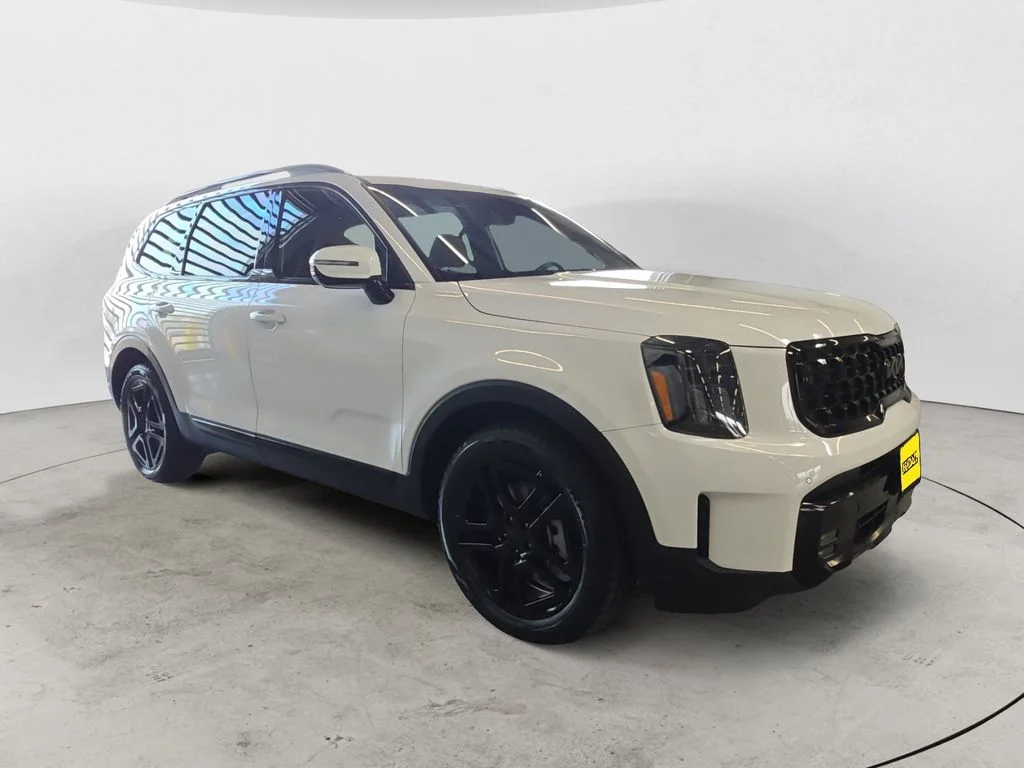 Used 2025 White Kia SX-Prestige X-Line image 3