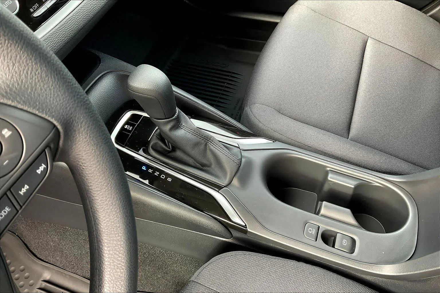 New 2027 Wind Chill Pearl Toyota LE image 7