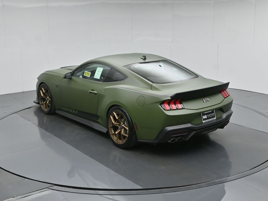 New 2026 Shadow Black Ford GT Premium image 40