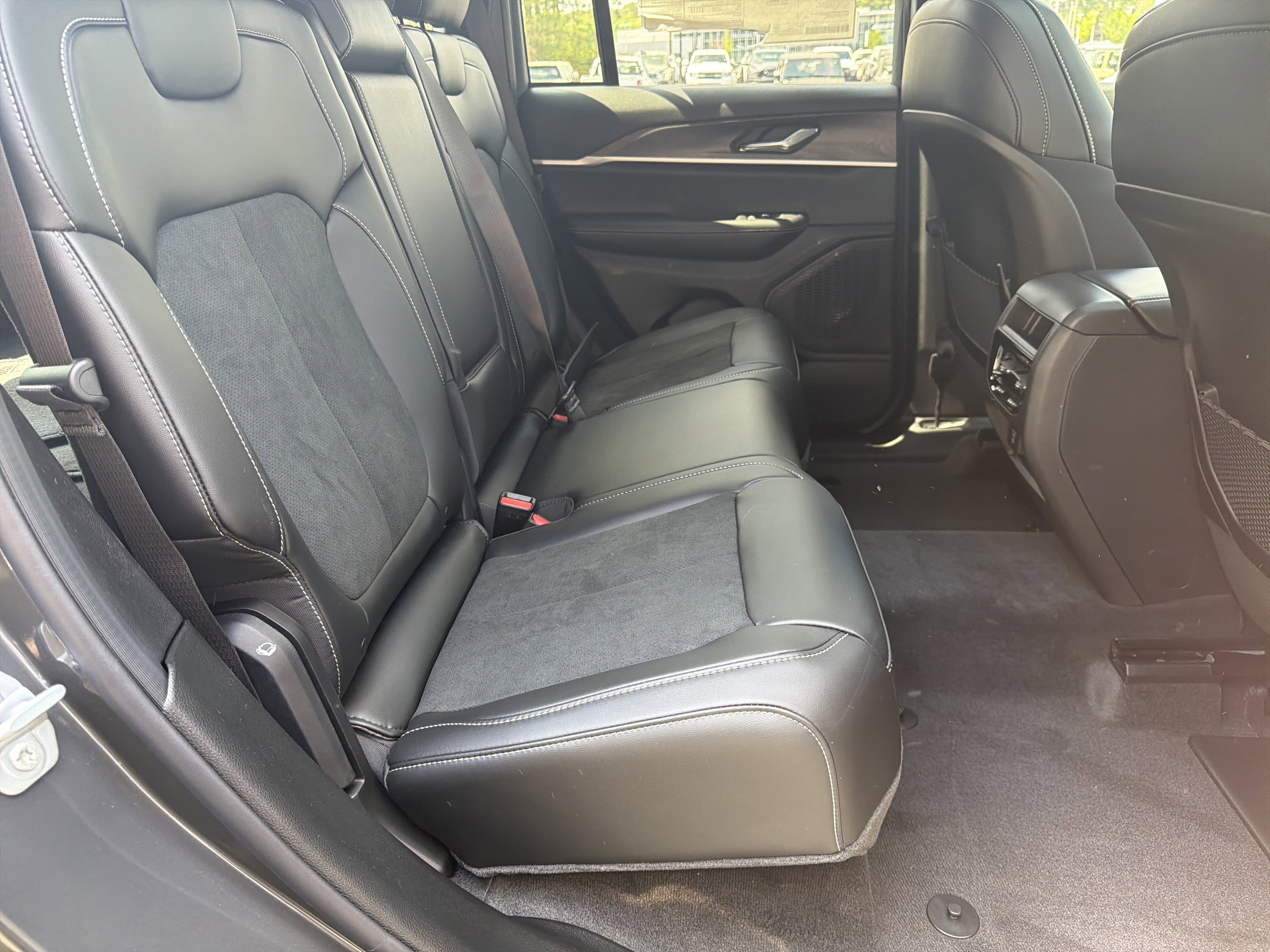 New 2026 Baltic Gray Metallic Clear-Coat Exterior Paint Jeep Altitude image 18