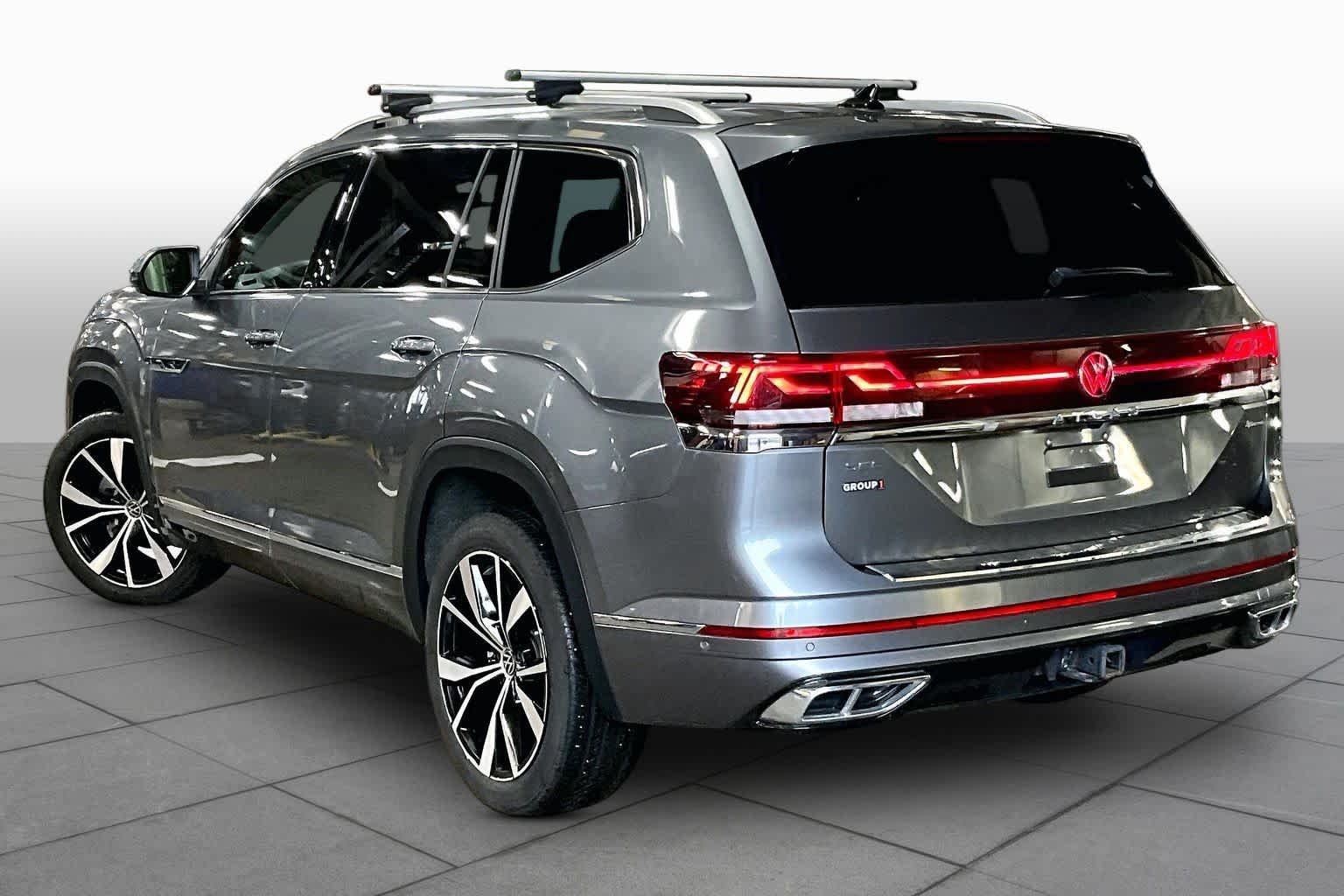 Used 2024 Platinum Gray Metallic Volkswagen 2.0T SEL Premium R-Line image 12
