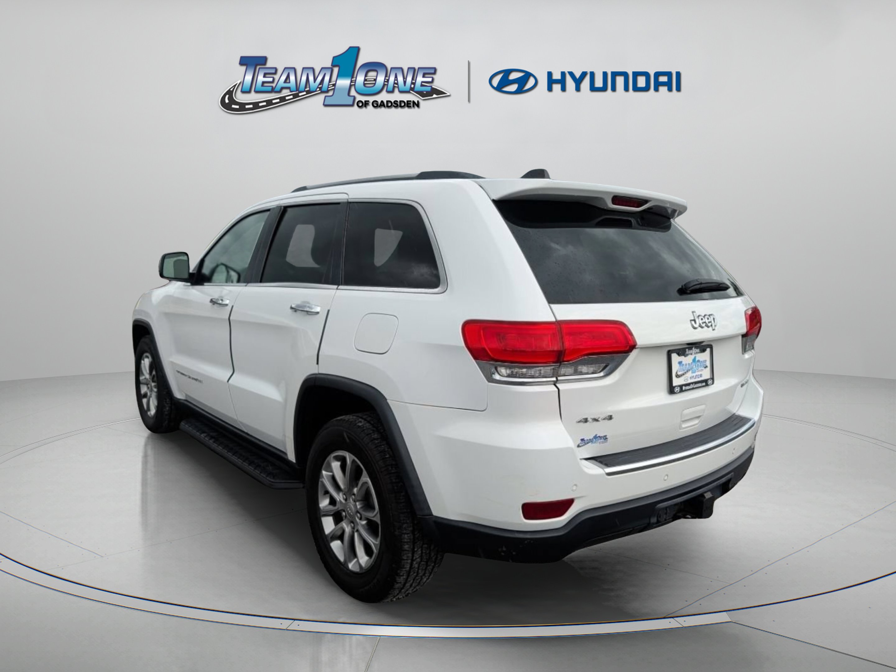 Used 2015 Bright White Clearcoat Jeep Limited image 6