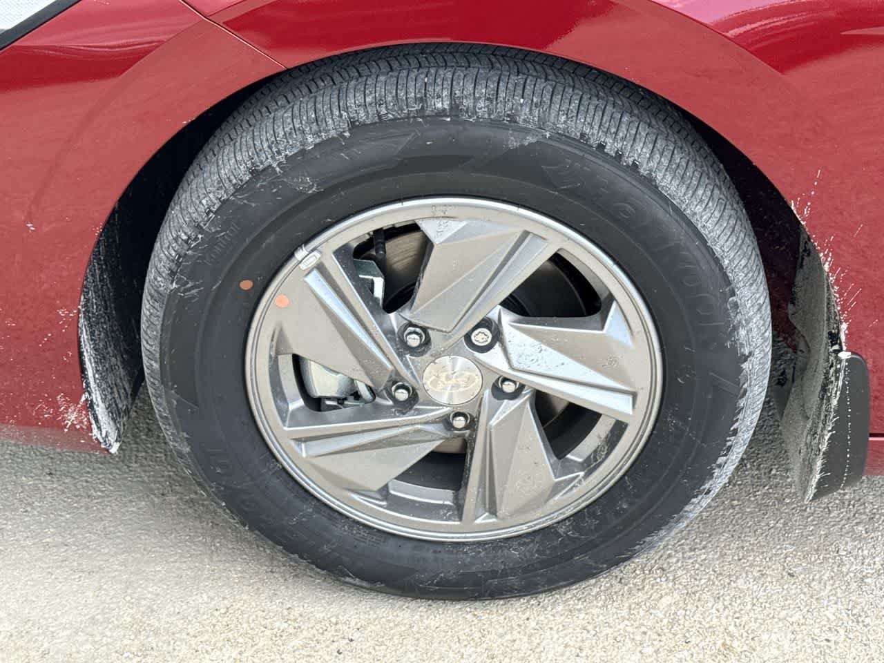 2025 Hyundai Elantra SE - Photo 11