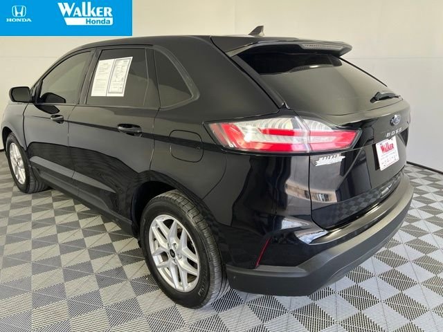 Used 2023 Black Ford SE image 5
