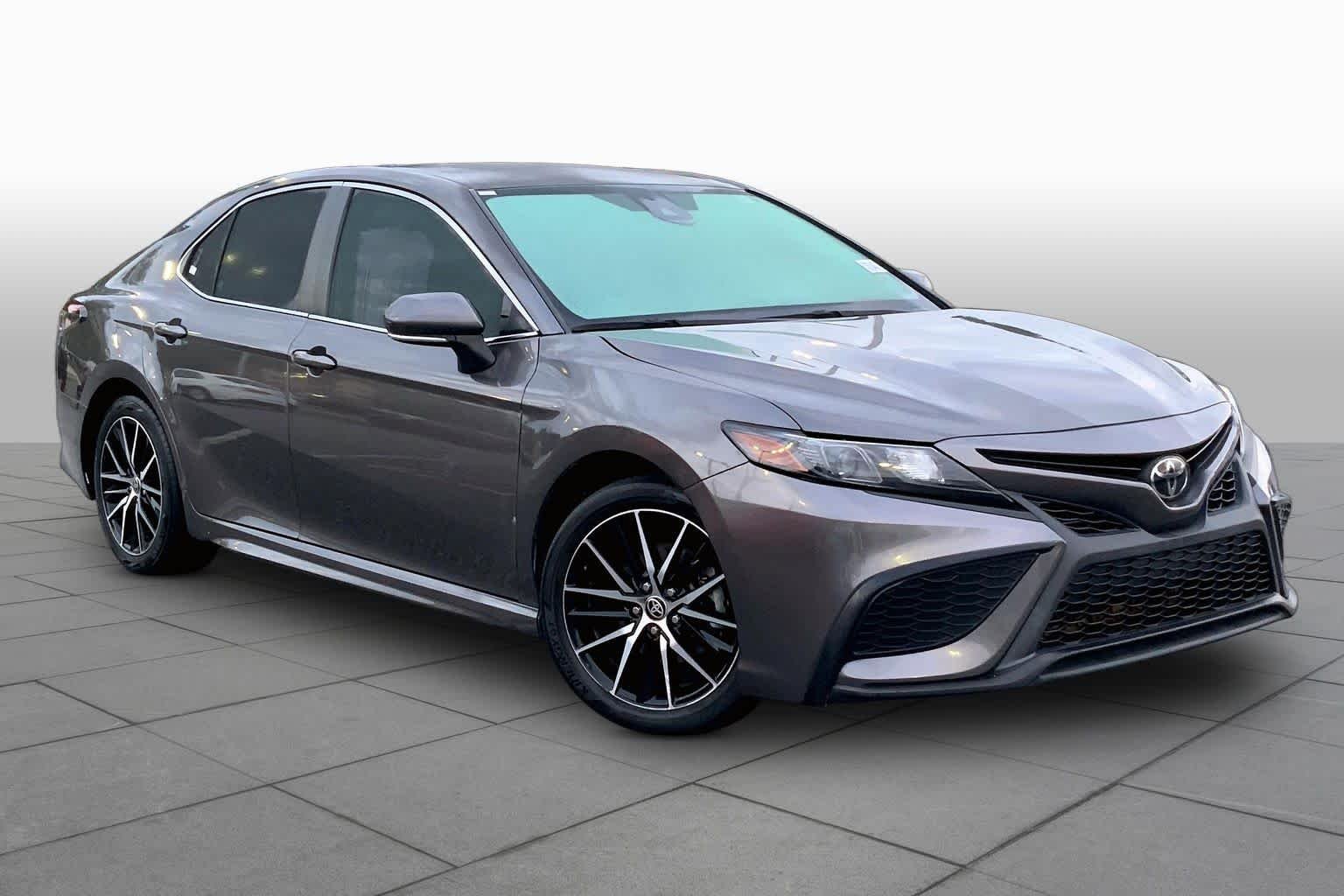 Used 2023 Predawn Gray Mica Toyota SE image 3
