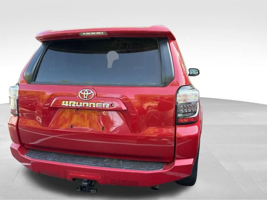 Used 2021 Bk Toyota SR5 image 14