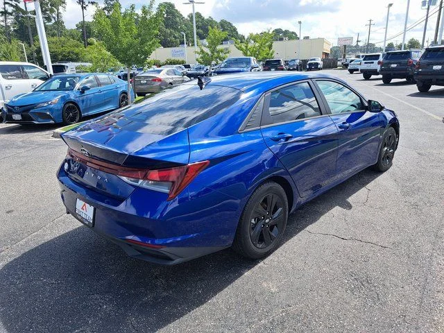 Used 2023 Blue Hyundai SEL image 7