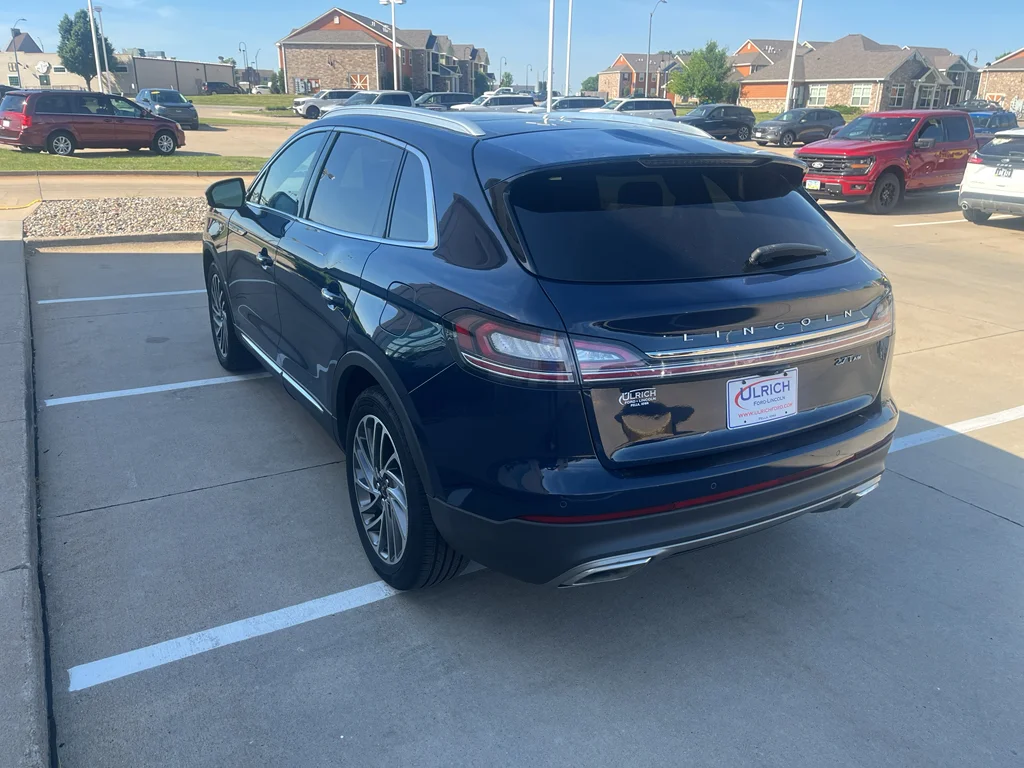 Used 2020 Rhapsody Blue Lincoln Reserve image 6