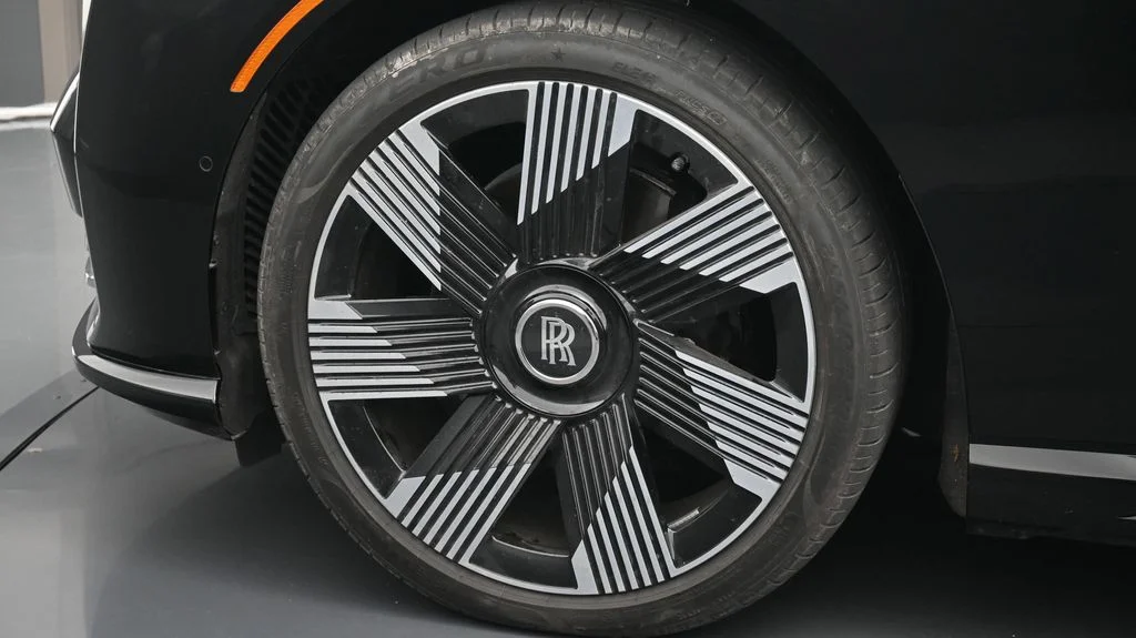 Certified Used 2026 Black Rolls-Royce  image 9
