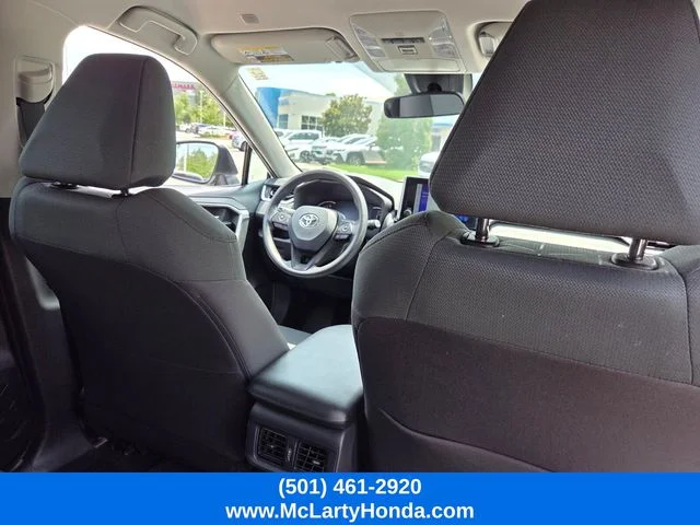 2024 Toyota RAV4 XLE - Photo 16