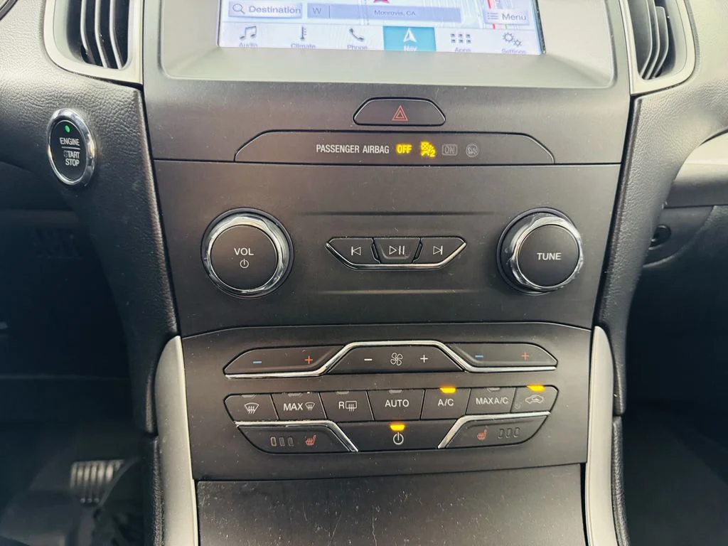 Used 2019 Black Ford SEL image 17