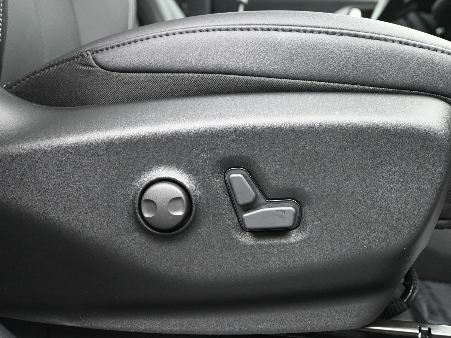 2026 Chrysler Pacifica Select - Photo 8