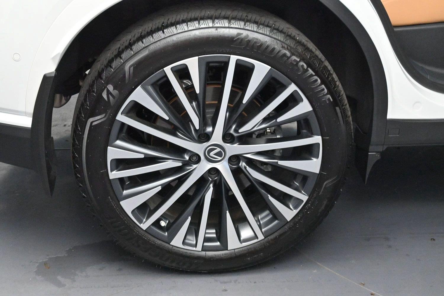 Used 2025 White Lexus RX 350 image 38