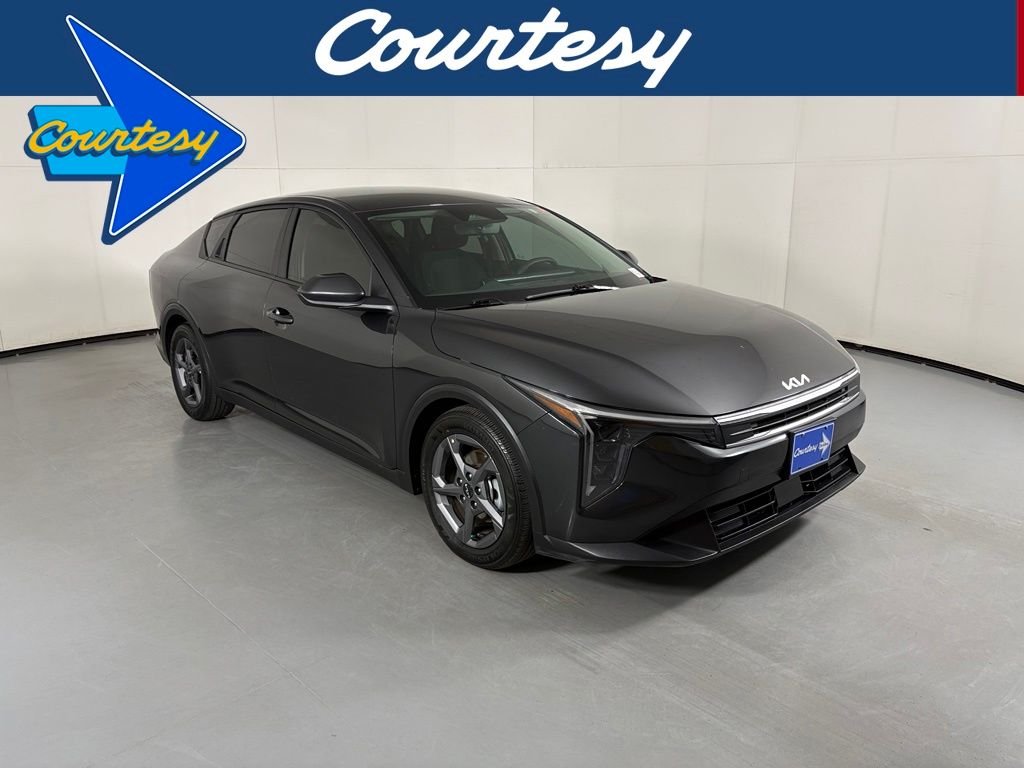 Used 2025 Gray Kia LXS image 1