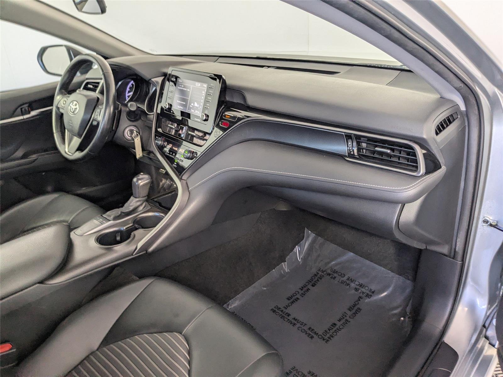 2022 Toyota Camry SE - Photo 21