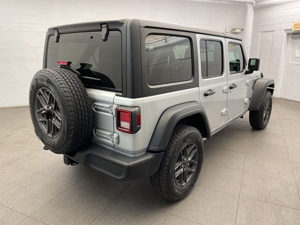 Used 2024 Silver Jeep Sport S image 5