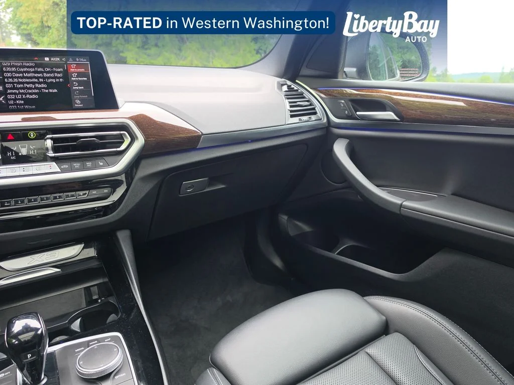 Used 2022 Black BMW xDrive30i image 18