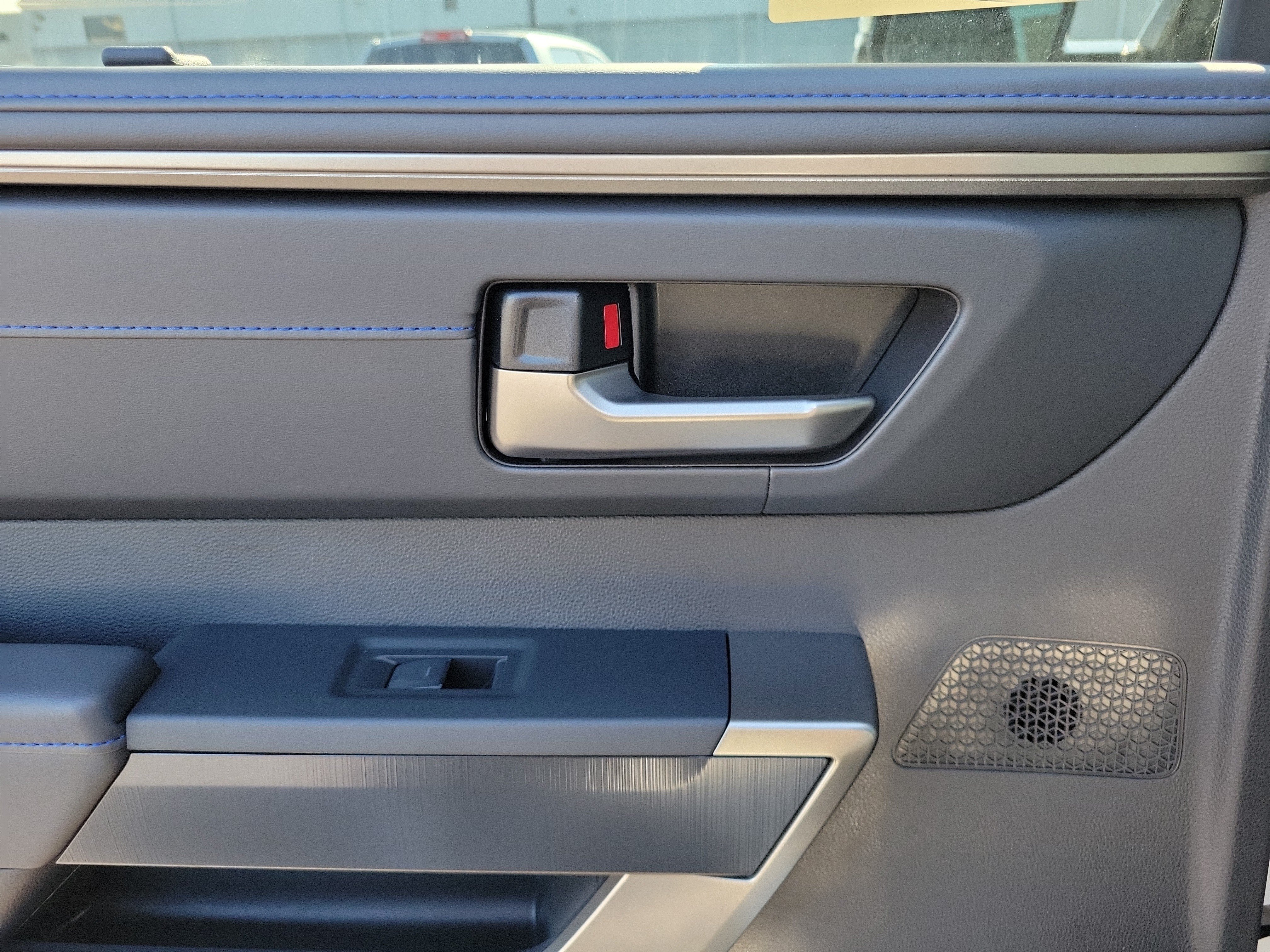 New 2026 Wind Chill Pearl <sup>1</sup> Toyota Tundra Platinum image 12