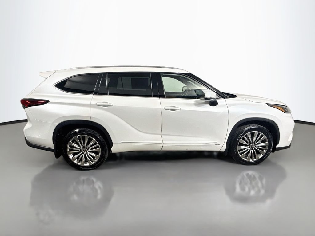 Used 2022 Wind Chill Pearl Toyota Hybrid Platinum image 8