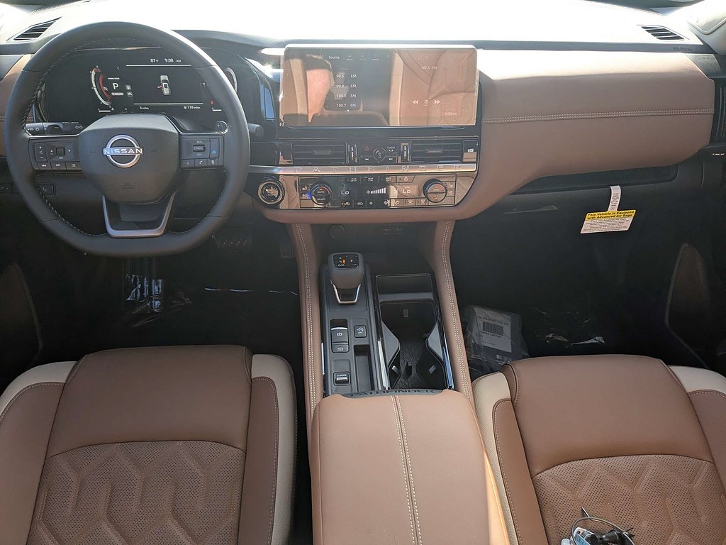 New 2026 Boulder Gray Pearl / Super Black Two-tone Nissan Platinum image 16