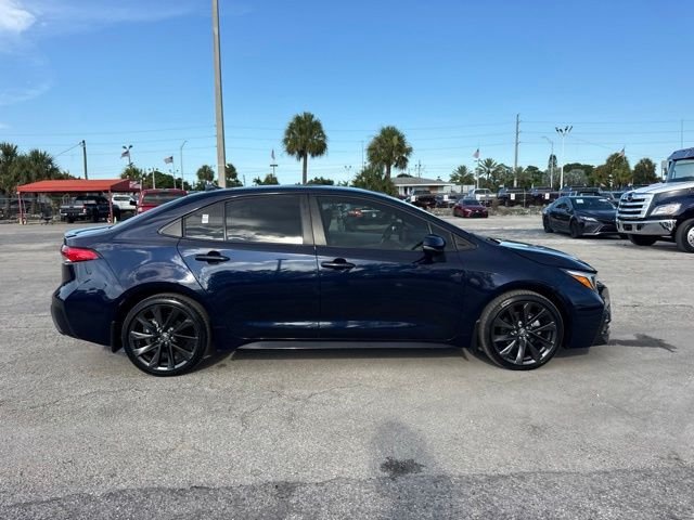Used 2025  Toyota SE image 2