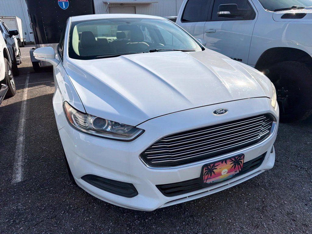 Used 2014 White Ford SE image 5