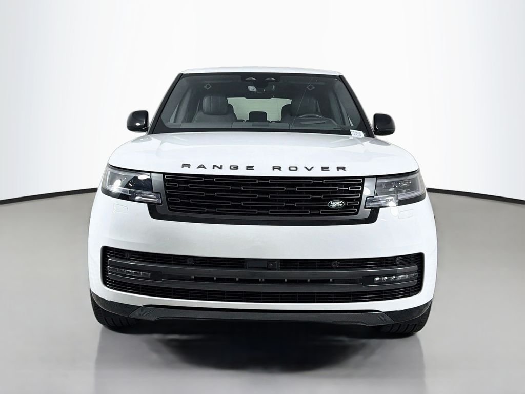 New 2026 Fuji White Land Rover SE image 2