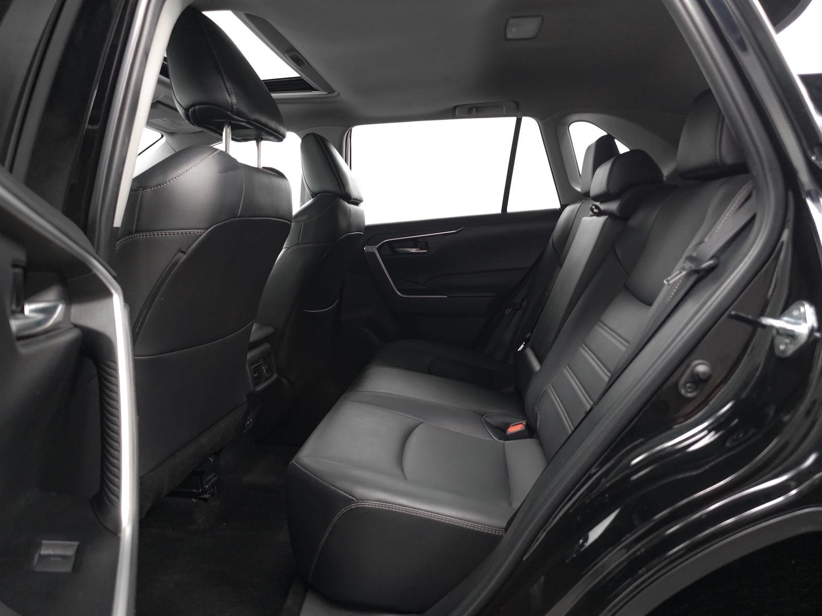 Used 2023 Black Toyota XLE Premium image 5